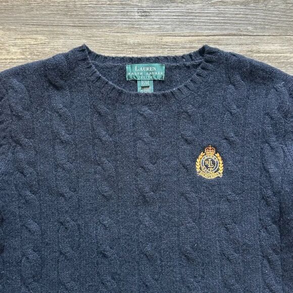 Vintage Lauren Ralph Lauren Cable Knit Crest Sweater Size Medium Petite - Picture 2 of 6